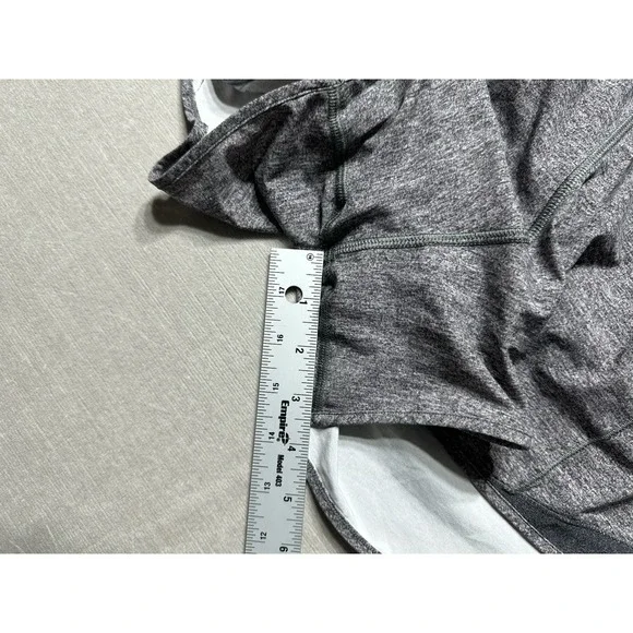 Luluelmon Hotty Hot Low Rise Lined Shorts Women Size 8 Grey Athletic 3.5" Inseam - Picture 6 of 7